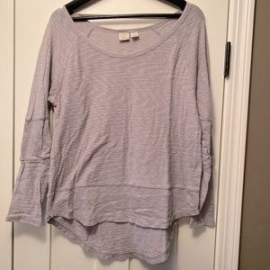 Lucy & Laurel long sleeved dress up top